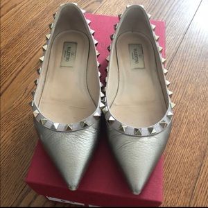 Valentino flat
